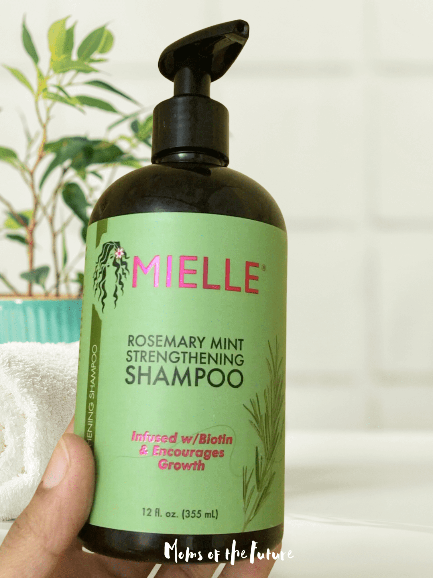 Mielle Organics Rosemary Mint Strengthening Shampoo Infused with Biotin, Cleanses and Helps Strengthen Weak and Brittle Hair